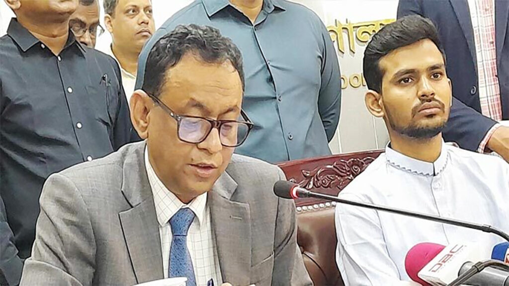 ‘পোশাক খাতের অসন্তোষ নিরসনে কঠোর হবে সরকার’