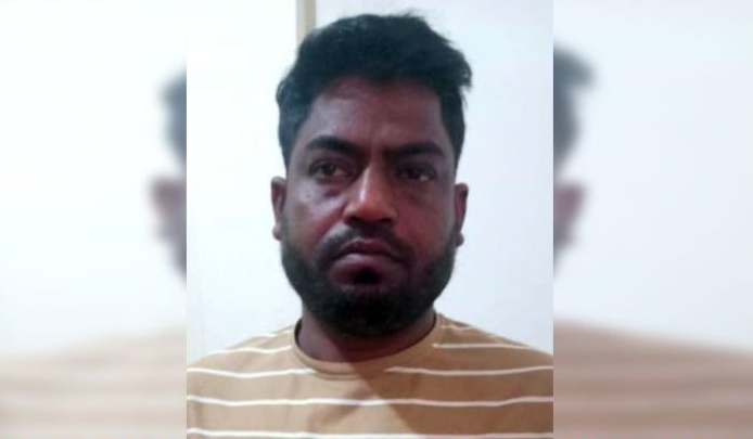 মামলায় স্বামীর নাম বাদ দেয়ার কথা বলে স্ত্রীকে ধর্ষণ, ভিডিও ধারণ করে ব্ল্যাকমেইল