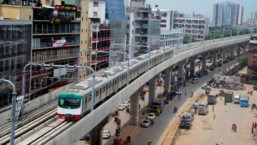 রোজায় মেট্রোরেলে ২৫০ মিলি পানি নেয়া যাবে