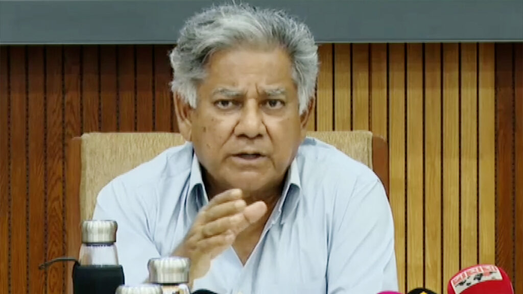 গার্মেন্টস শ্রমিকদের পাওনা না মেটালে মালিককে জেলে যেতে হবে: শ্রম উপদেষ্টা