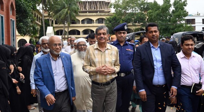 এমন শিক্ষা ব্যবস্থা গড়ে তুলতে হবে যা শিক্ষার্থীদের নৈতিক-মানবিক হতে শেখাবে: শিক্ষা উপদেষ্টা