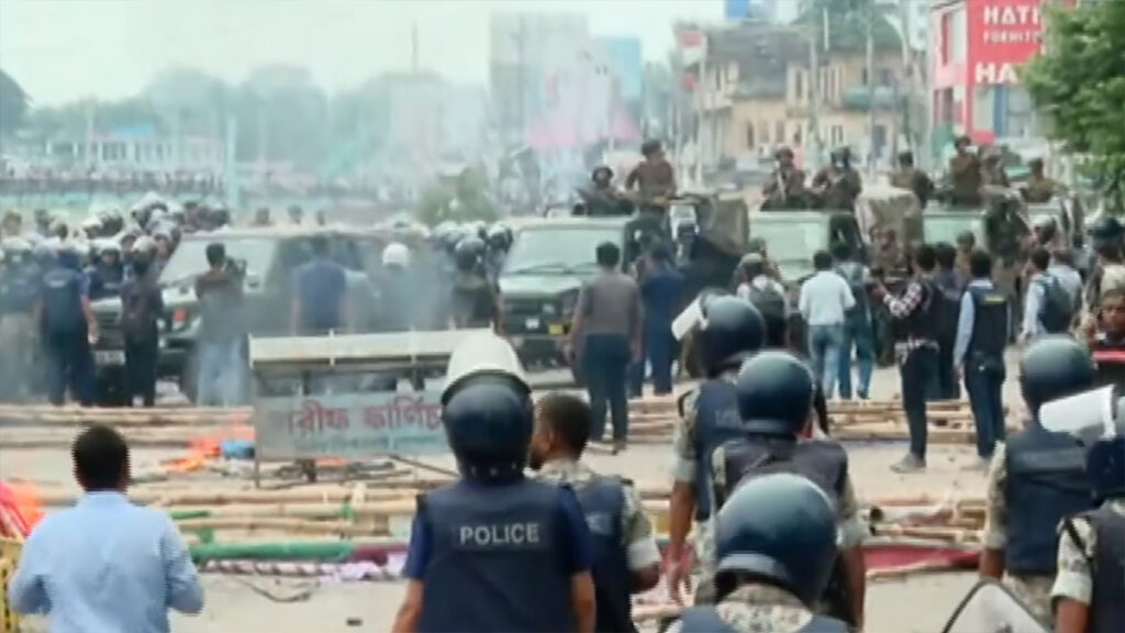 গোপালগঞ্জে কারফিউর সময় বাড়লো