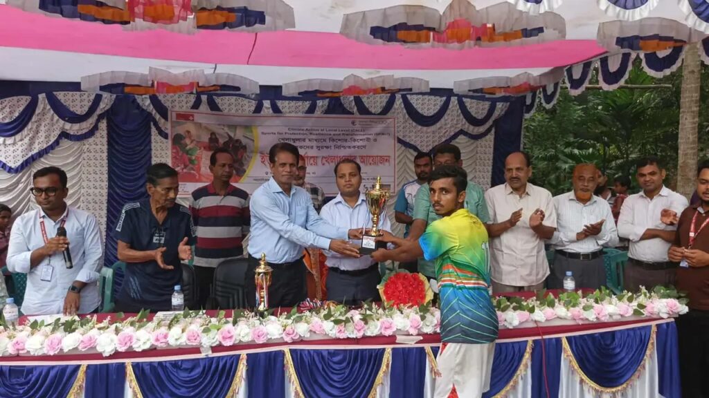 সাতক্ষীরায় মেয়েদের খেলার জাদুতে জেগে উঠছে নতুন সমাজচেতনা