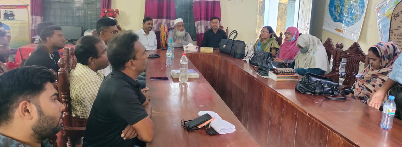 কুমিরা বহুমুখী মাধ্যমিক বিদ্যালয় পরিদর্শন করেন,,,অধ্যক্ষ ইজ্জত উল্লাহ সাহেব ।