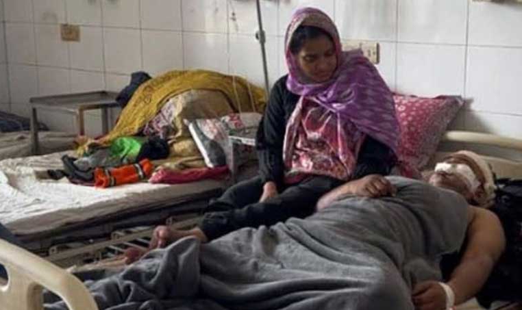 গাজীপুরে ‘ছিনতাইকারীর হামলায়’ আহত ২ পুলিশ সদস্য