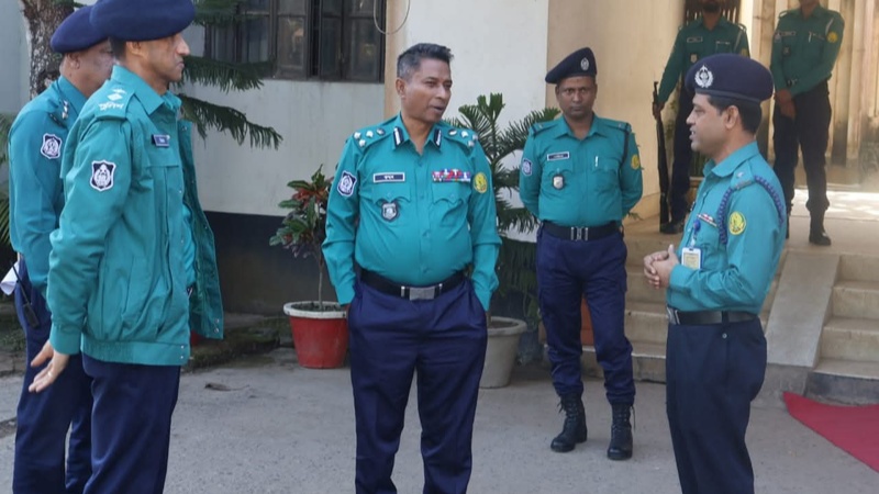 দক্ষিন সুরমা থানা পরিদর্শন করলেন এসএমপি পুলিশ কমিশনার