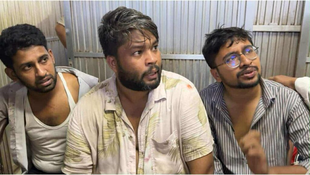 ফতুল্লায় ছাত্রদল নেতার বাবার নেতৃত্বে হামলা, ২ সাংবাদিক আহত