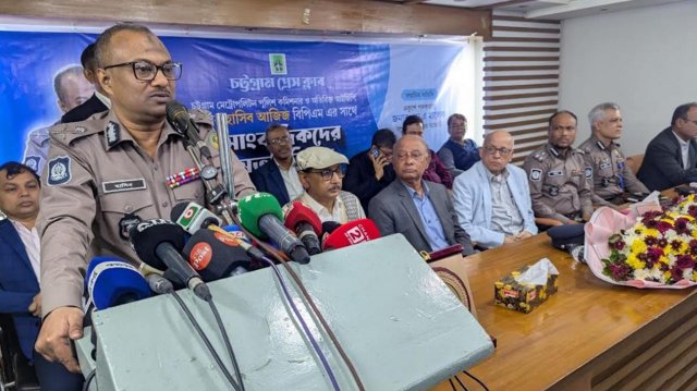 চট্টগ্রামে পুলিশ ছাড়া কোনও বাহিনী থাকতে পারবে না, প্রয়োজনে চরম পন্থা অবলম্বন