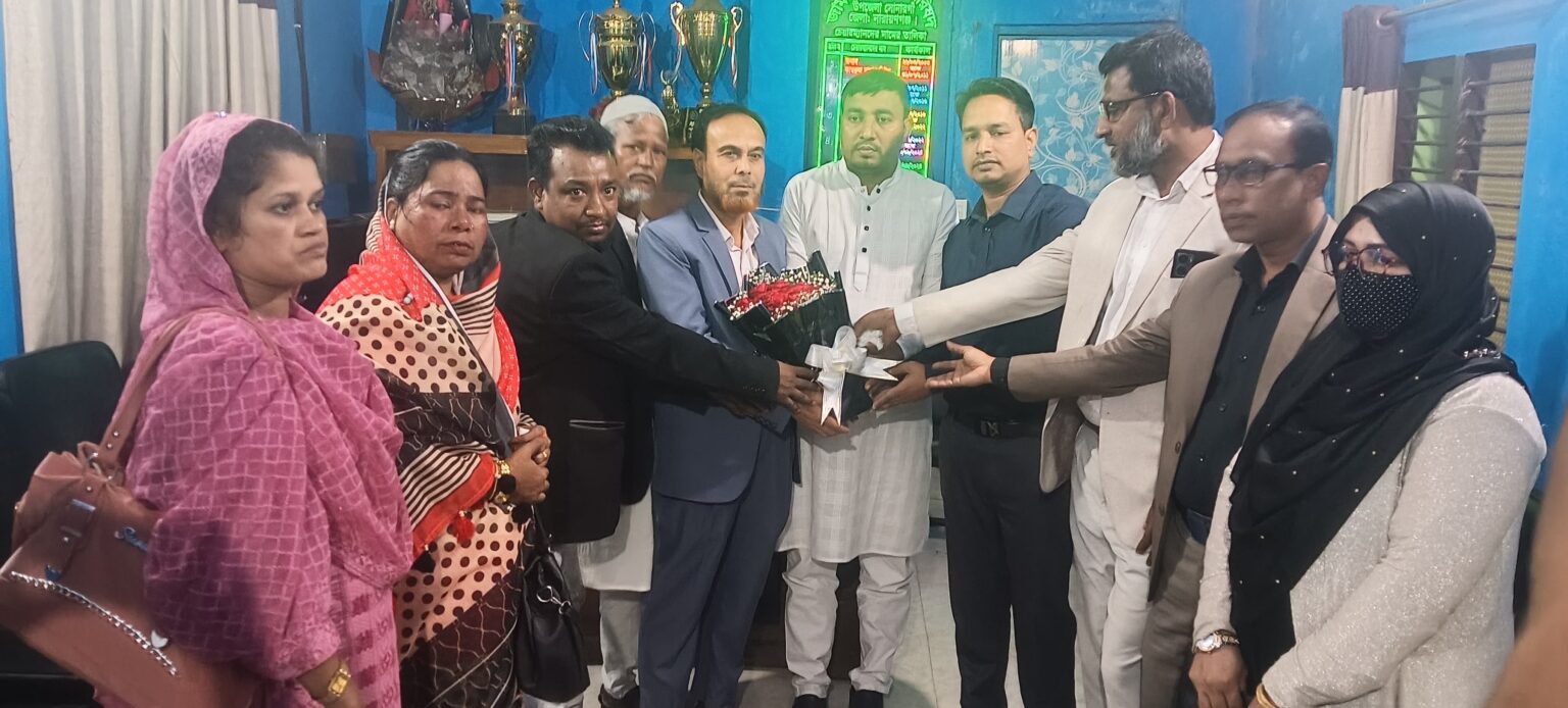 জামপুর ইউপিতে প্রশাসনিক কর্মকর্তার বিদায় সংবর্ধনা ও নবাগত কর্মকর্তাকে ফুলেল শুভেচছা