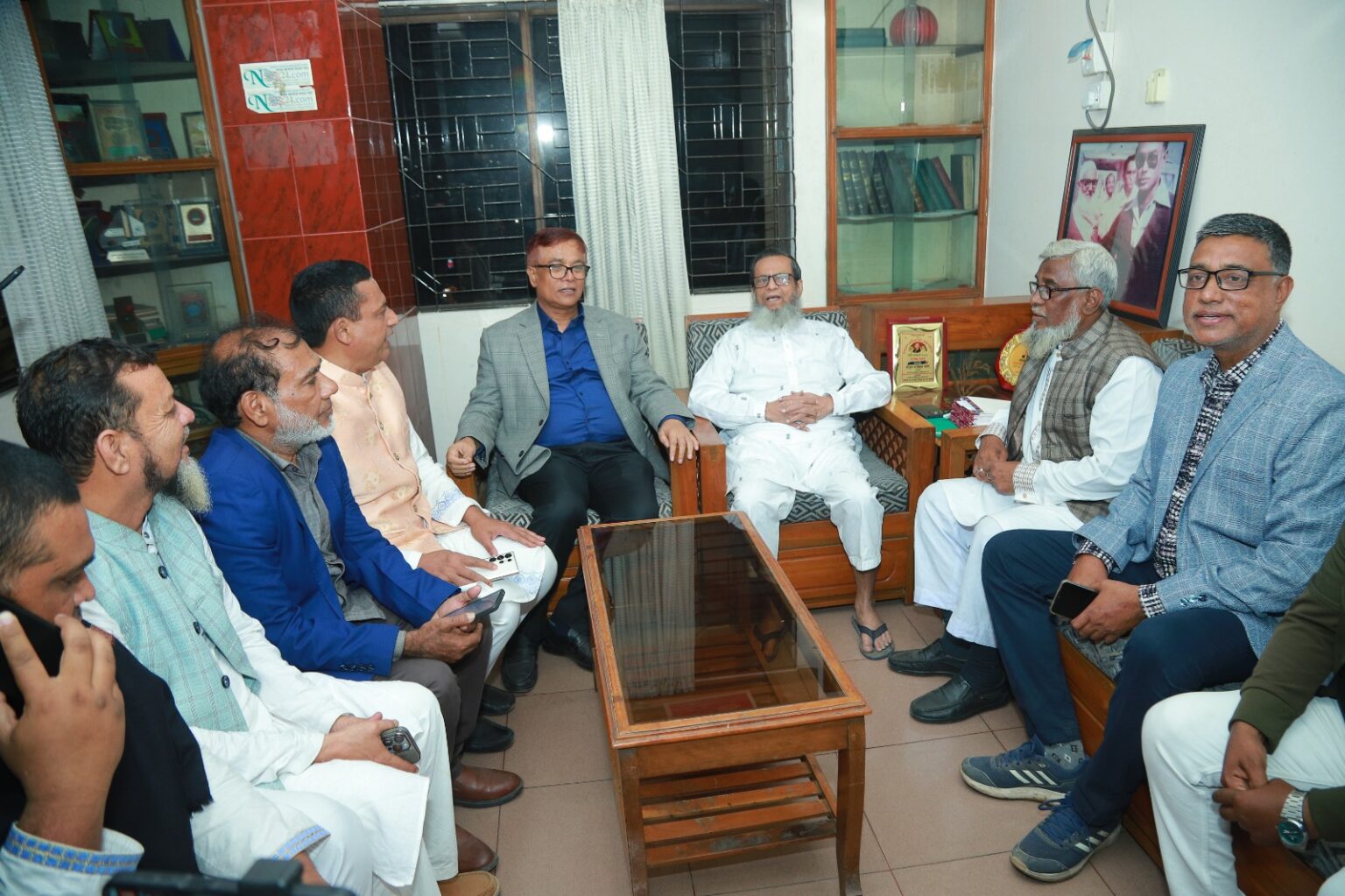 মনোনয়ন পেয়ে সাবেক এমপি আবুল কালামের বাসায় ছুটে গেলেন সাখাওয়াত