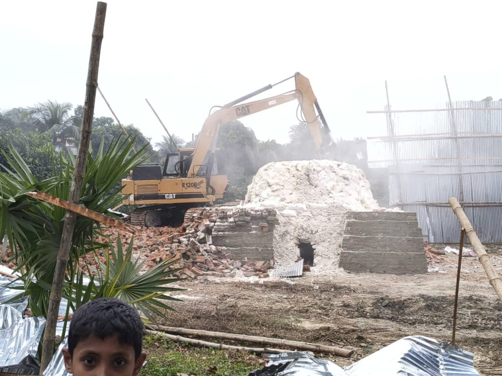 সোনারগাঁয়ে অবৈধ গ্যাস সংযোগে দুটি প্রতিষ্ঠান গুড়িয়ে দিয়েছে ও কলাপাতা বেকারী প্রতিষ্ঠানকে জরিমানা