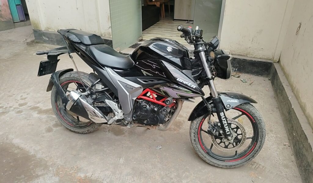 চোরাই কাজে ব্যবহৃত বাইক আটক করে পুলিশে দিলেন নতুন বাজার সামাজিক উন্নয়ন কমিটি