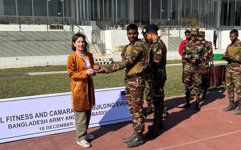 যুক্তরাষ্ট্রের মেরিন ও বাংলাদেশ সেনাবাহিনীর যৌথ অনুশীলন