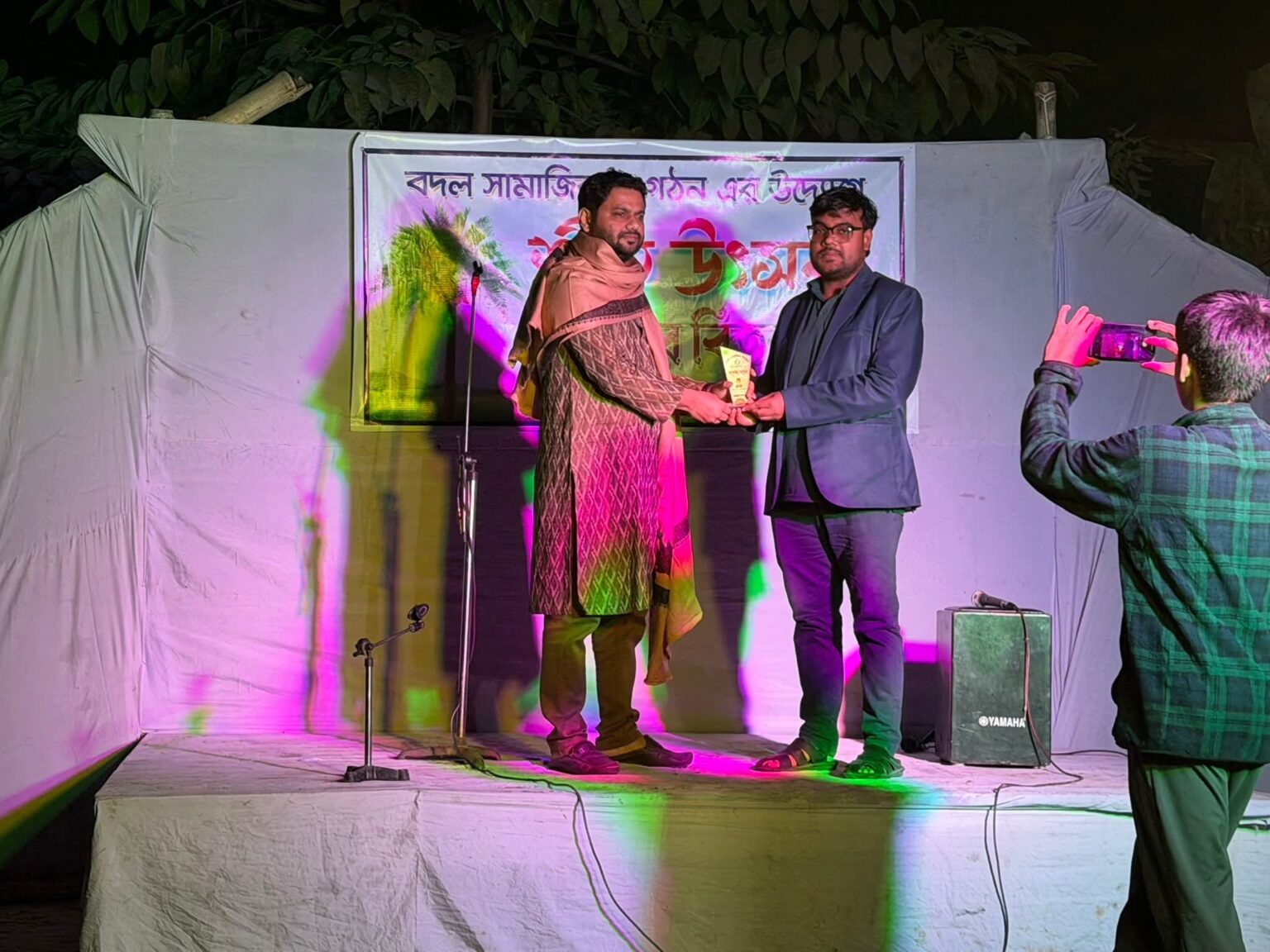 সিদ্ধিরগঞ্জে শীত উৎসব ও কৃতি সন্তানদের সংবর্ধনা প্রদান