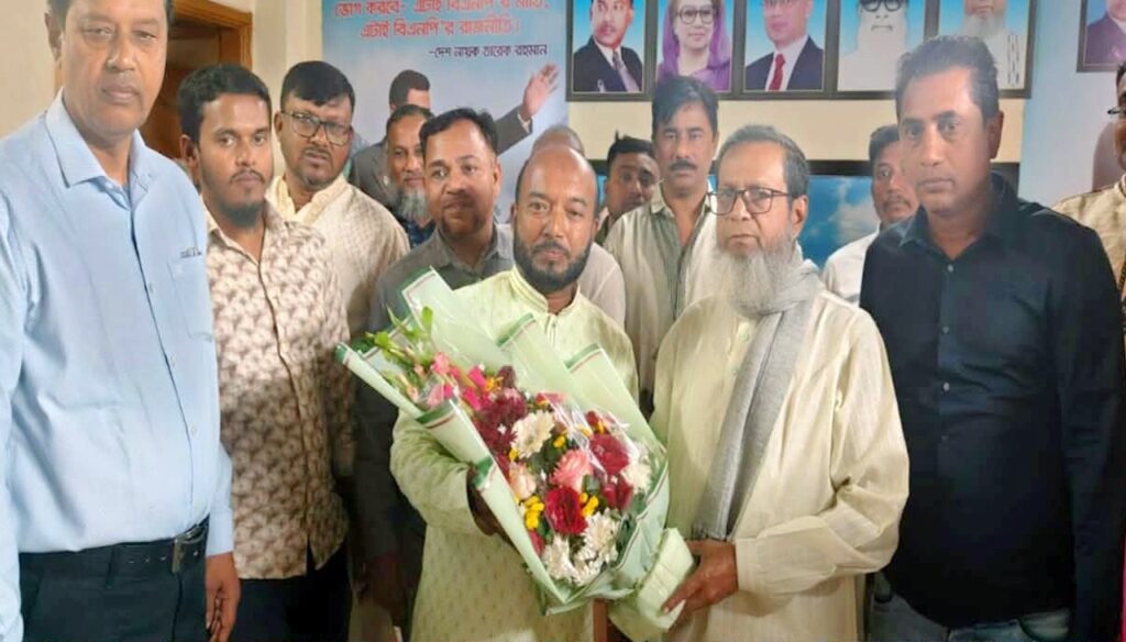 নব-নির্বাচিত এমপি আবুল কালাম’কে অভিনন্দন ও ফুলেল শুভেচছা জানালেন মোঃ দিদার খন্দকার