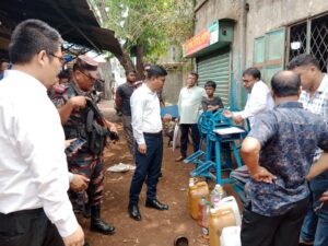 সাতক্ষীরায় বিজিবি-ম্যাজিস্ট্রেটের যৌথ অভিযানে জ্বালানি তেল মজুদকারী আটক, কারাদণ্ড