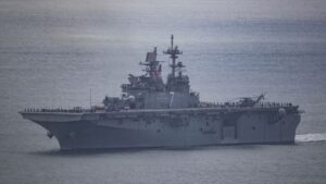 ইরান যুদ্ধে অংশ নিতে ২,৫০০ মার্কিন সেনা নিয়ে রওনা দিয়েছে ‘উভচর’ যুদ্ধজাহাজ