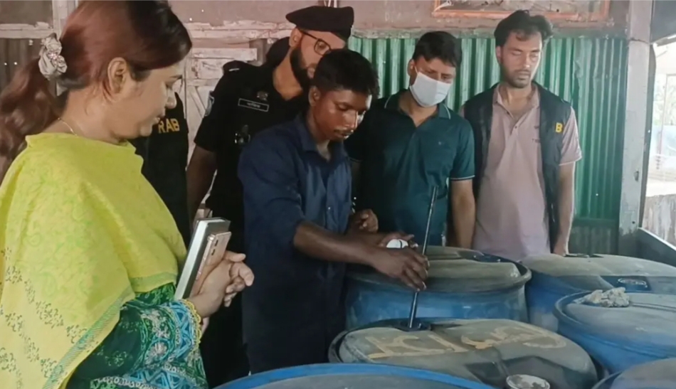 ব্রাহ্মণবাড়িয়ায় অবৈধভাবে মজুত করা ১০ হাজার লিটার জ্বালানি তেল জব্দ