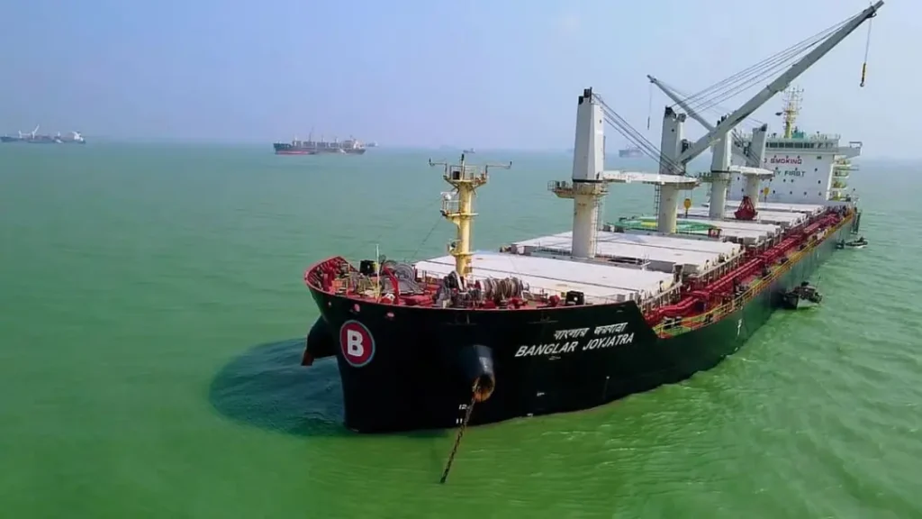 হরমুজ প্রণালি পার হওয়ার অনুমতি পায়নি বাংলাদেশি জাহাজ, ফিরে যাচ্ছে শারজায়