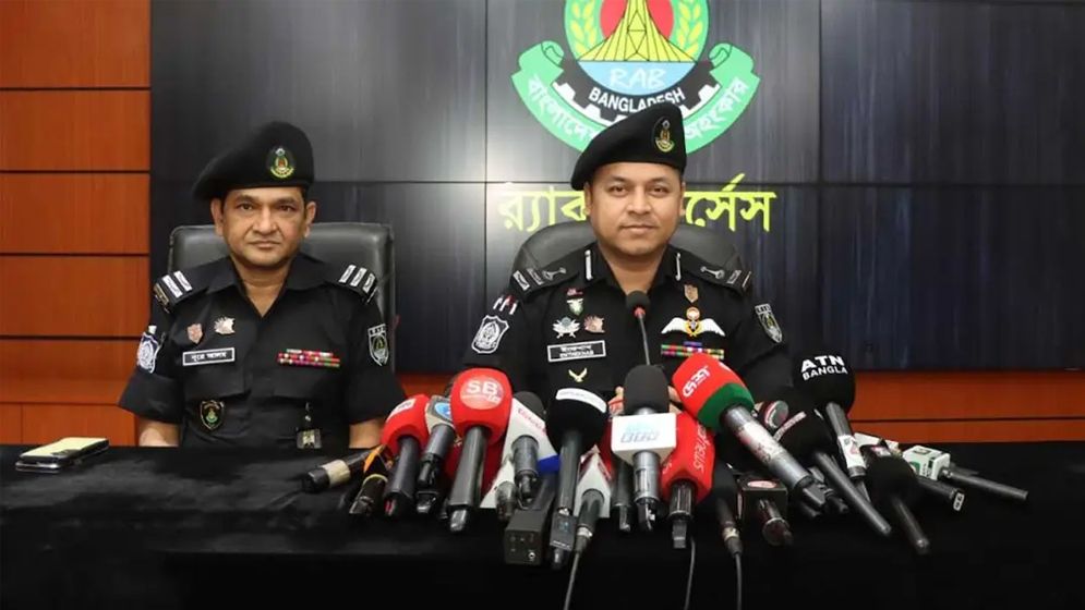 সারাদেশে চাঁদাবাজদের ‘পক্ষপাতমুক্ত’ তালিকা করছে র্যাব