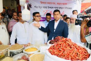 নিত্যপণ্যের দাম কমিয়ে ‘উৎসব ছাড়’ সংস্কৃতি চালু করলেন ডিসি জাহিদুল ইসলাম মিঞা