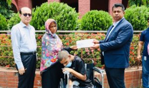 ডিসি জাহিদের দেওয়া হুইলচেয়ারে বদলে গেল প্রতিবন্ধী শওকতের জীবন