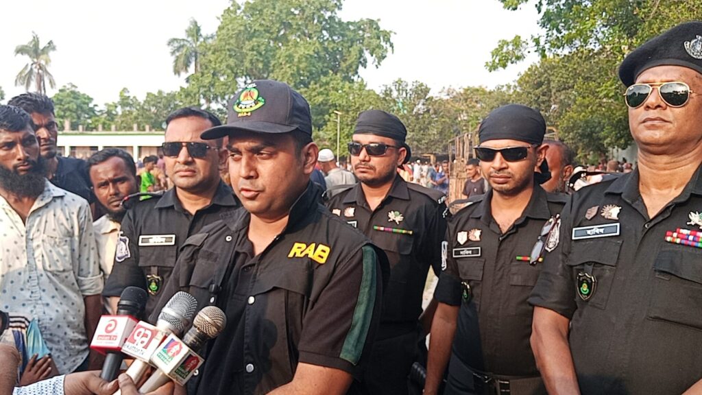 জাল নোট ঠেকাতে সাতক্ষীরার পশুর হাটে র্যাবের আধুনিক বুথ চালু