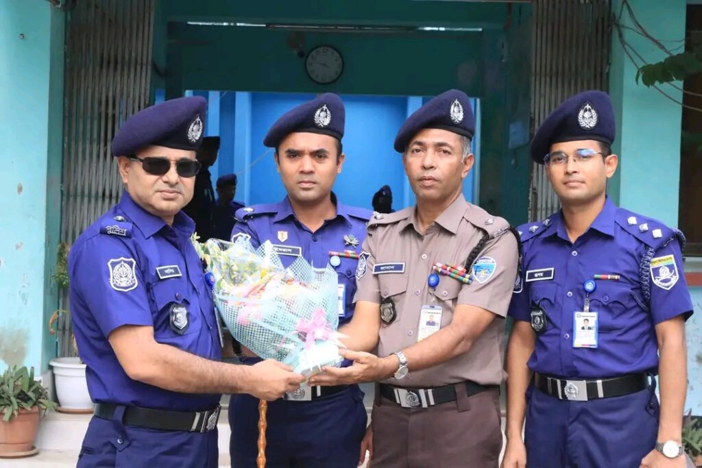 পুলিশ সুপার নোয়াখালী মহোদয়ের বেগমগঞ্জ থানা পরিদর্শন