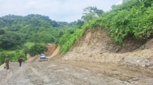 জঙ্গল সলিমপুরে চার সড়ক নির্মাণ করছে সেনাবাহিনী