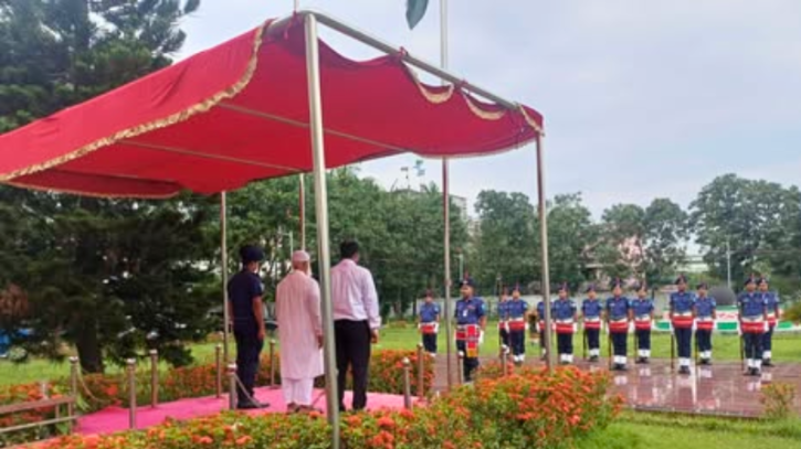 জামায়াত আমীরকে ‘গার্ড অব অনার’ দেওয়া নিয়ে সমালোচনা, পুলিশের ব্যাখ্যা
