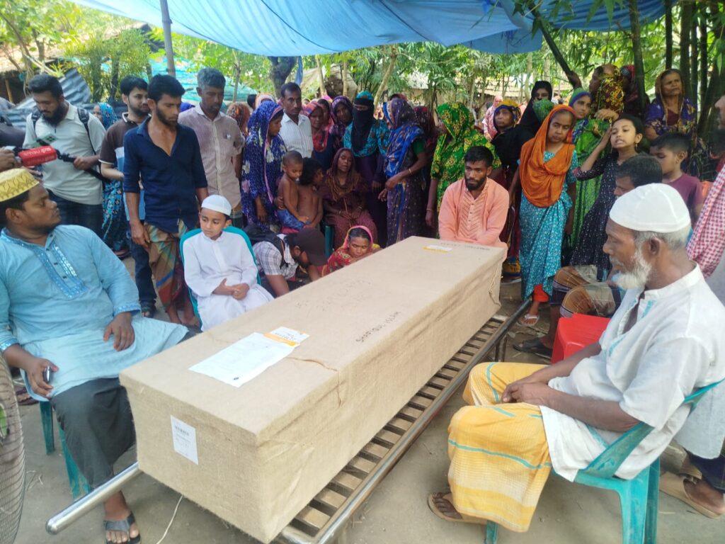 কফিনবন্দি হয়ে সাতক্ষীরায় ফিরলেন লেবাননে নিহত দুই প্রবাসী