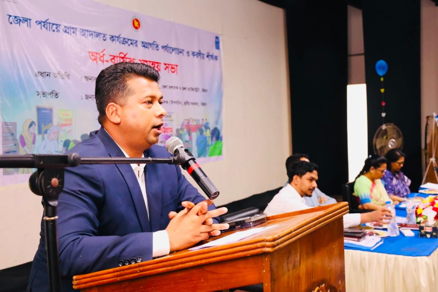সাধারণ জনগণের আস্থা সৃষ্টির মাধ্যমে জন-প্রত্যাশা পূরণ করতে হবে: ডিসি জাহিদ