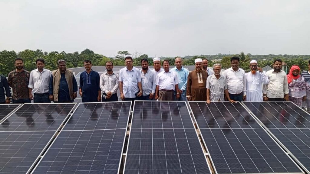 প্রাণঘাতী তাপপ্রবাহ থেকে সাতক্ষীরা উপকূলয় মানুষেকে বাঁচাতে দেশের প্রথম “অভিযোজন দুর্গ” এর উদ্বোধন