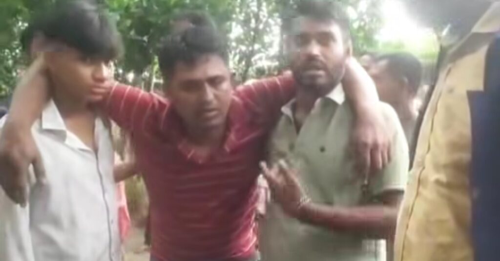 সোনারগাঁয়ে ভুয়া পুলিশ ভেবে আসল পুলিশকে গণপিটুনি আহ -৩
