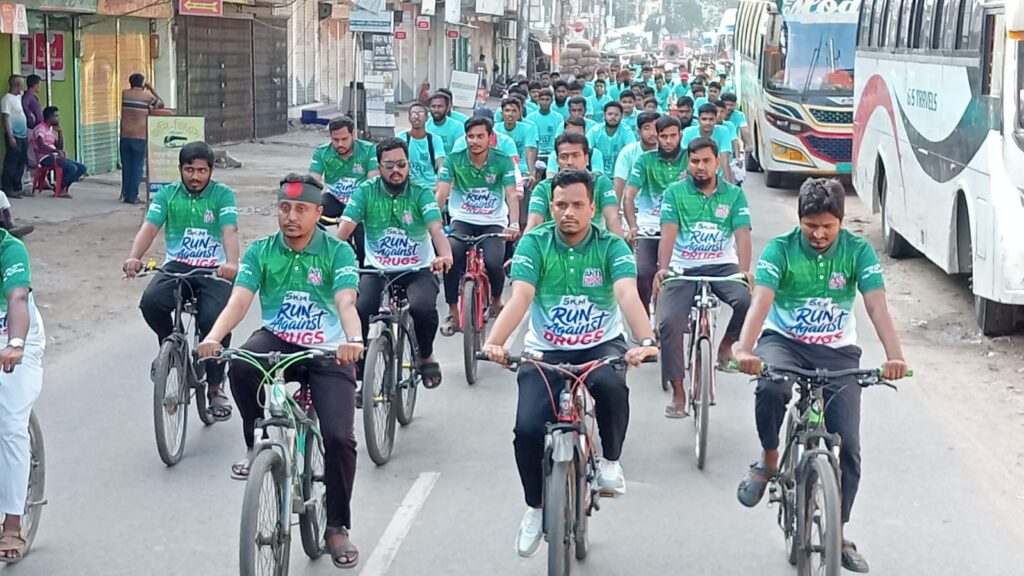 মাদকমুক্ত সমাজ গঠনের প্রত্যয়ে সাতক্ষীরায় ছাত্রশিবিরের বিশাল সাইকেল র্যালি