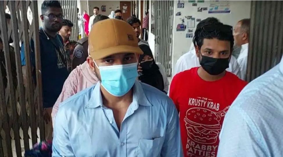 স্ত্রী ইকরার আত্মহত্যা : অভিনেতা জাহের আলভী কারাগারে