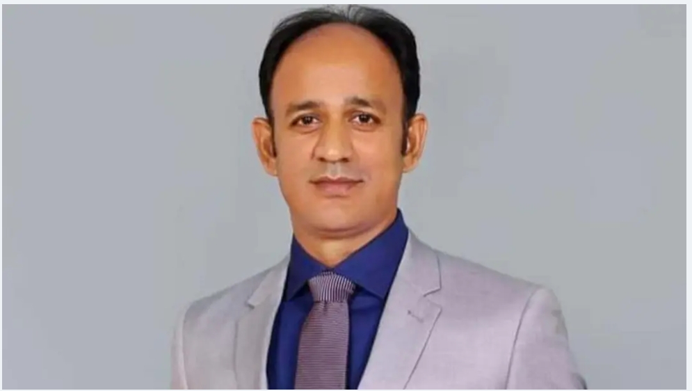 দুই মামলায় ব্যারিস্টার সুমনের জামিন স্থগিত