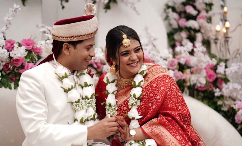 দীপ্তি চোধুরীর জন্মের ৬ বছর আগেই এসএসসি পাশ করেছেন তার স্বামী মোশতাক