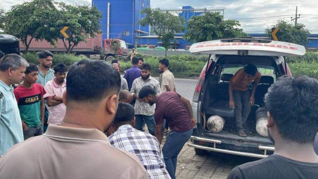 চট্টগ্রামে দাঁড়িয়ে থাকা লরি থেকে চালকের রক্তাক্ত মরদেহ উদ্ধার