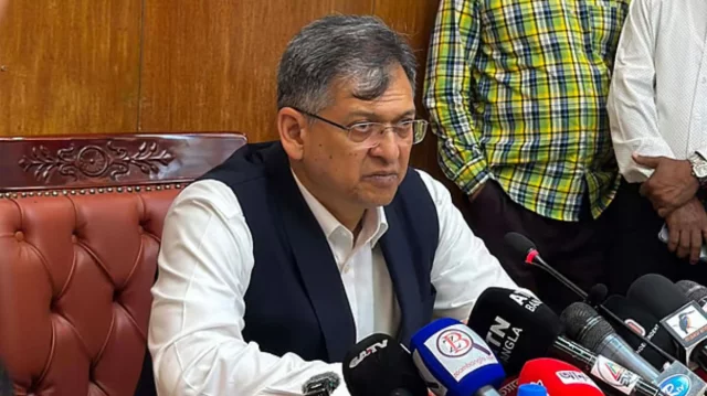 সাবেক রাষ্ট্রপতি লন্ডনে শেখ হাসিনার সঙ্গে কথা বলেছেন, এমন তথ্য নেই: স্বরাষ্ট্রমন্ত্রী