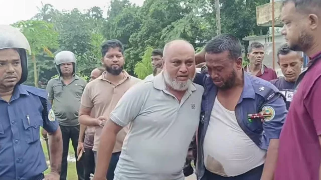 মিছিল নিয়ে এসে থানায় হামলা, পুলিশসহ আহত ১২