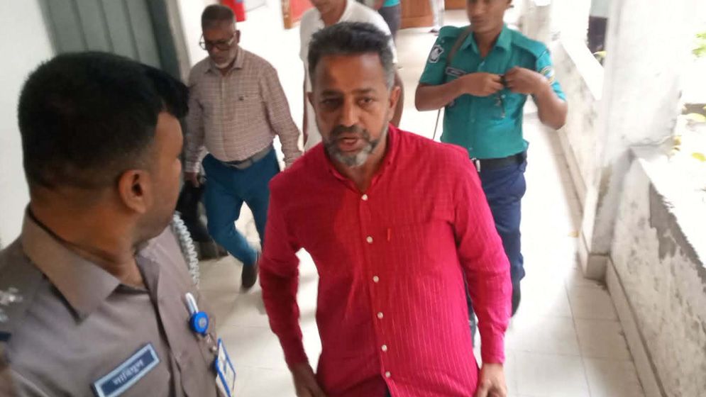 বরিশালে ব্যবসায়ীর ওপর হামলা, চেক ও স্ট্যাম্পে স্বাক্ষর নেওয়ার ঘটনায় লিটু গ্রেফতার