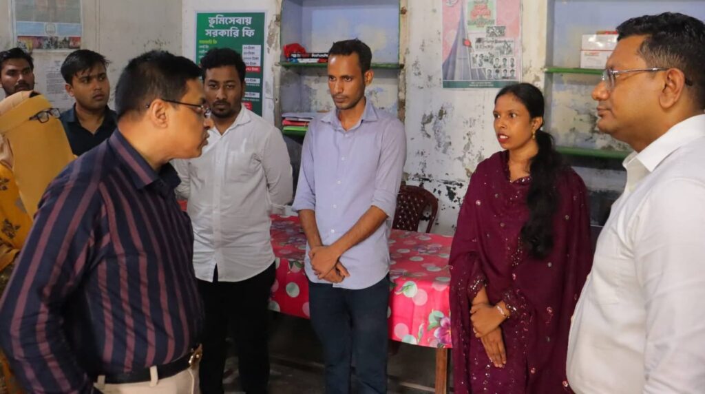 সোনারগাঁওয়ের বিভিন্ন সরকারি দপ্তর পরিদর্শনে-দুর্নীতিমুক্ত, হয়রানিমুক্ত ও সহজে সেবা নিশ্চিত করতে হবে’ : মো:রায়হান কবির