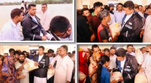 পানিবন্দী অসহায় মানুষের দুর্দশা লাঘবে খাবার, বিশুদ্ধ পানি ও চিকিৎসাসামগ্রী নিয়ে দুয়ারে দুয়ারে ডিসি জাহিদ