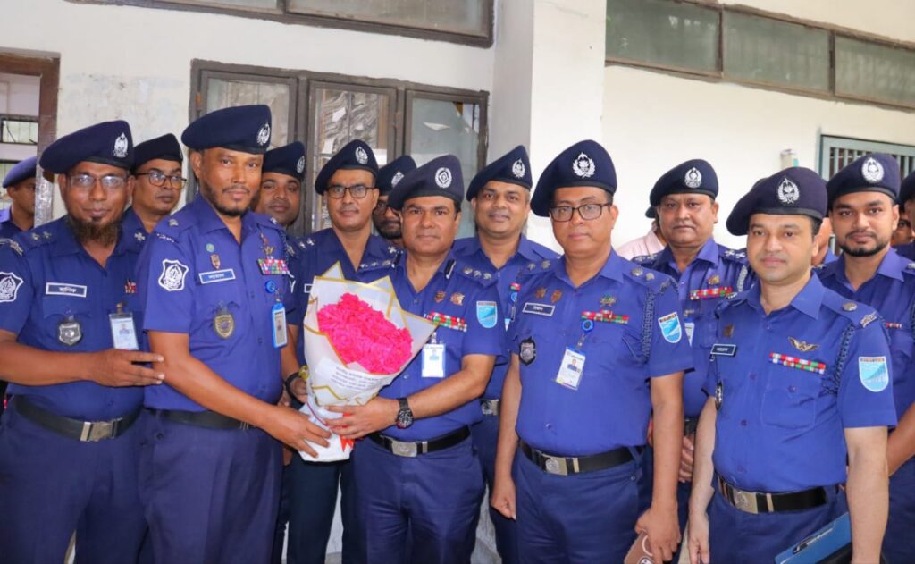 নারায়ণগঞ্জ সদর কোর্টে অ্যাডিশনাল ডিআইজি মো. সায়ফুজ্জামান ফারুকী’র দ্বি-বার্ষিক পরিদর্শন