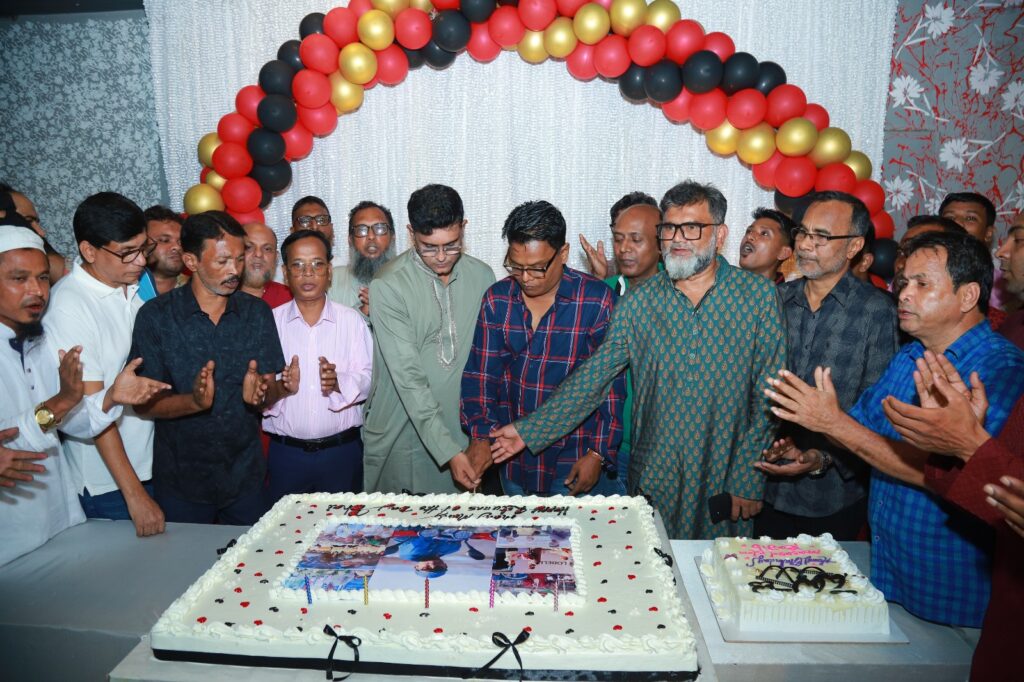 ৫৩তম জন্মদিনে ৫৩ পাউন্ডের কেক, শুভেচ্ছায় সিক্ত এনডিএ চেয়ারম্যান মাসুকুল ইসলাম রাজীব