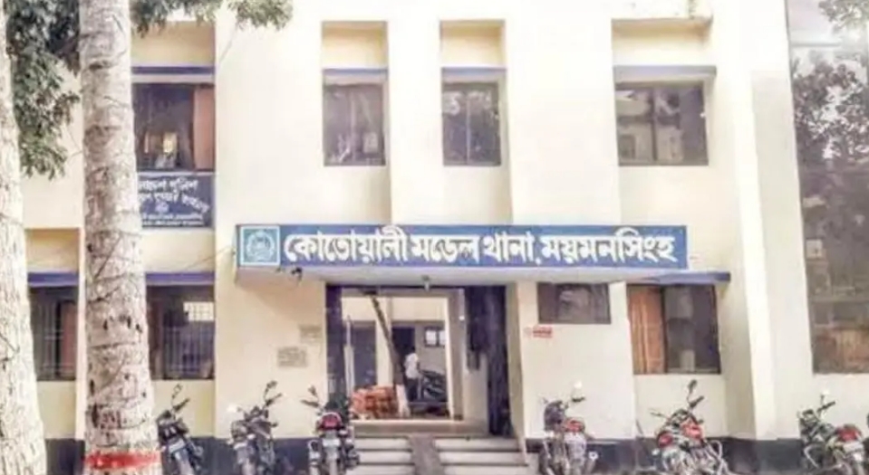 এইচএসসি পরীক্ষার ৪ ঘণ্টা আগে ছাদ থেকে পড়ে পরীক্ষার্থীর মৃত্যু