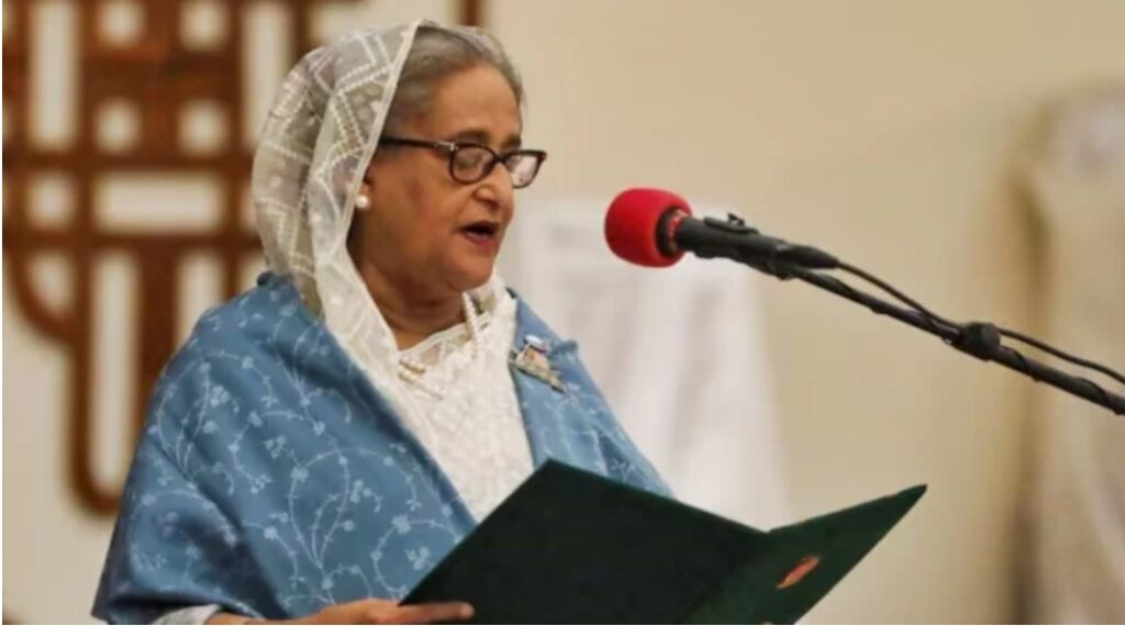 ঝুঁকি নিয়েই ডিসেম্বরে দেশে ফিরছেন শেখ হাসিনা, শীর্ষ নেতাদের নিয়ে করবেন আত্মসমর্পণ