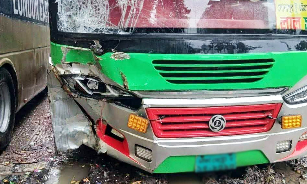 চকরিয়ায় বাসের সঙ্গে সংঘর্ষে লেগুনার ৪ যাত্রী নিহত, আহত ৫
