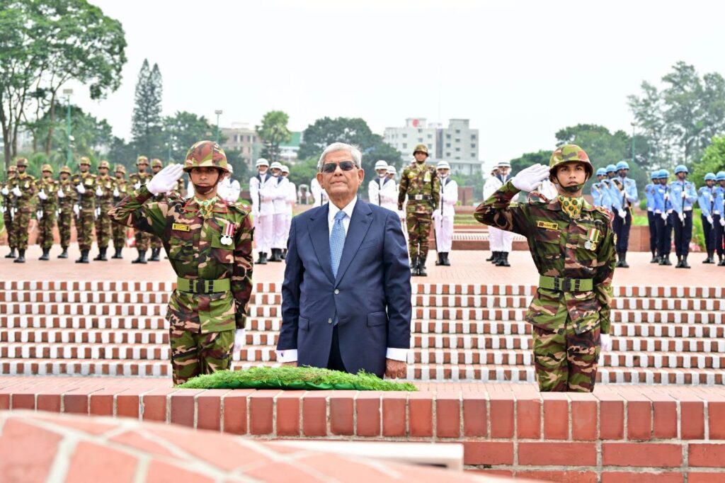 গণপ্রজাতন্ত্রী বাংলাদেশের মহামান্য রাষ্ট্রপতির জাতীয় স্মৃতিসৌধে পুষ্পস্তবক অর্পণ